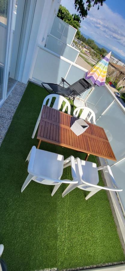 Appartement Avec Balcon/Terrasse Monteux Exterior foto